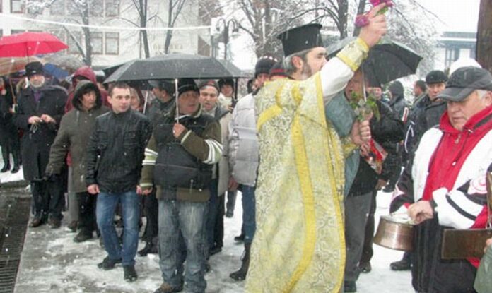 Симитличанин хвана кръста в Банско