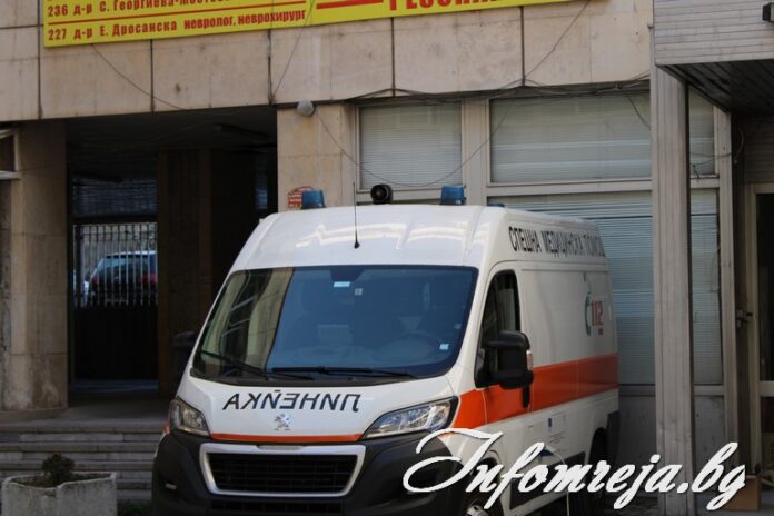 Син преби баща си с дървен прът