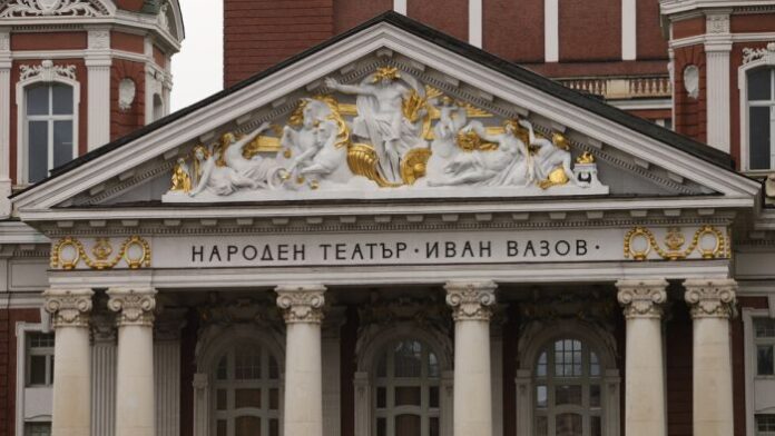 Скандалите в Народния театър влизат в съда