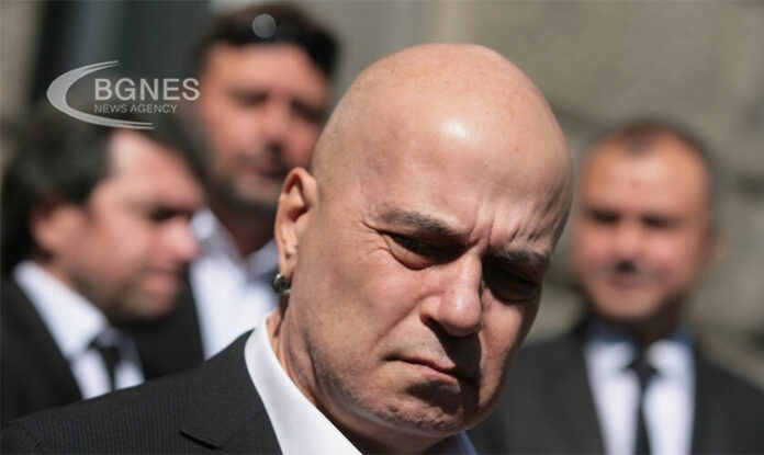 Слави Трифонов за атентата: Демонстративен и арогантен опит за убийство!