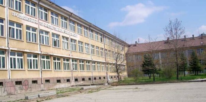 Сливат Механото и Електрото в една сграда