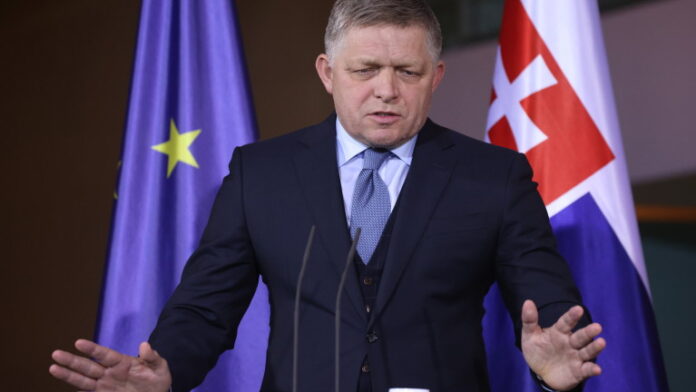 Словашкият премиер Роберт Фицо е прострелян