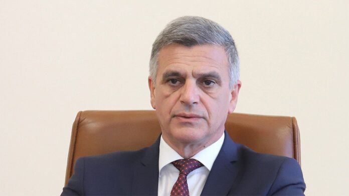 СМЯНАТА НА ВЛАСТТА: Министрите се събраха на първо заседание