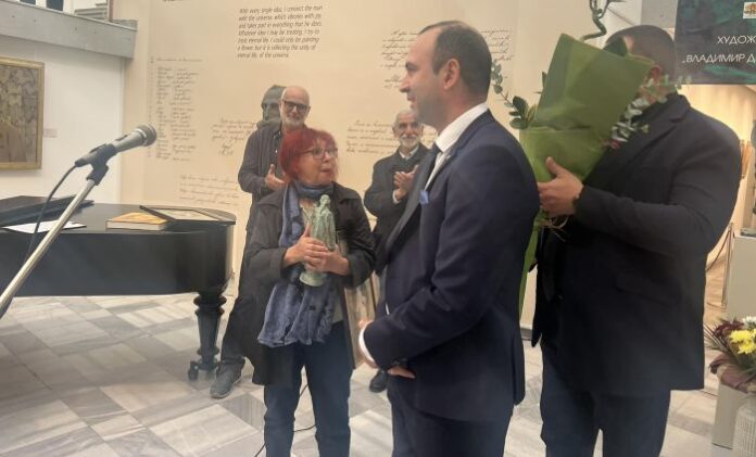 Снежана Симеонова получи Националната награда за скулптура на името на академик Иван Лазаров