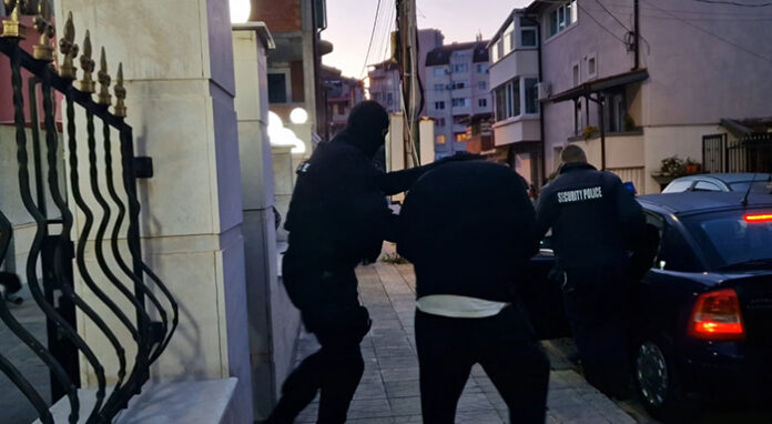 Спецоперация срещу търговията с вот и в Благоевград! Има задържани