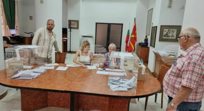 Спокоен изборен ден в секциите в Република Северна Македония