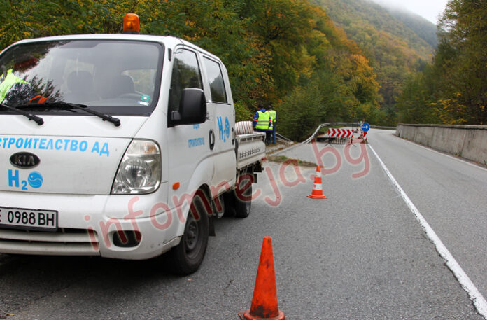 Спряха движението на камиони над 12 тона през Предела (СНИМКИ)