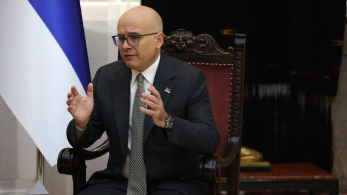 Сръбският премиер подава оставка