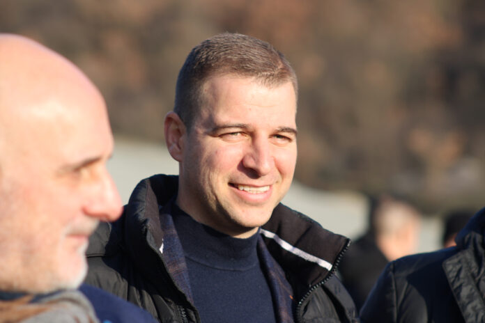 Стефан Апостолов пита МС за парите за инвитро