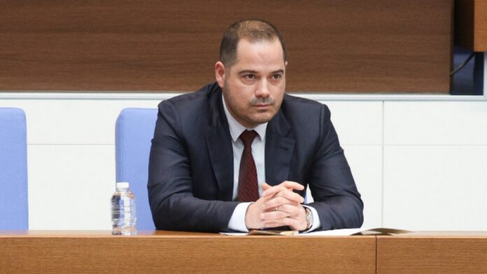Стоянов готов да стане служебен министър