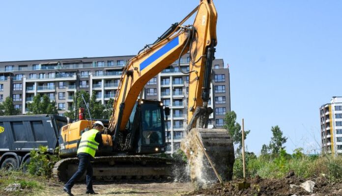 Стоянов направи първа копка на Центъра за персонализация на български лични документи