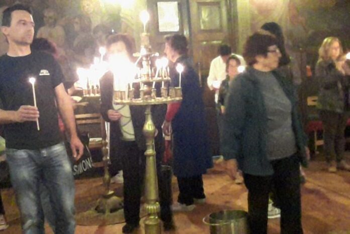 Стотици миряни посетиха храмовете на Великден в Кюстендилско