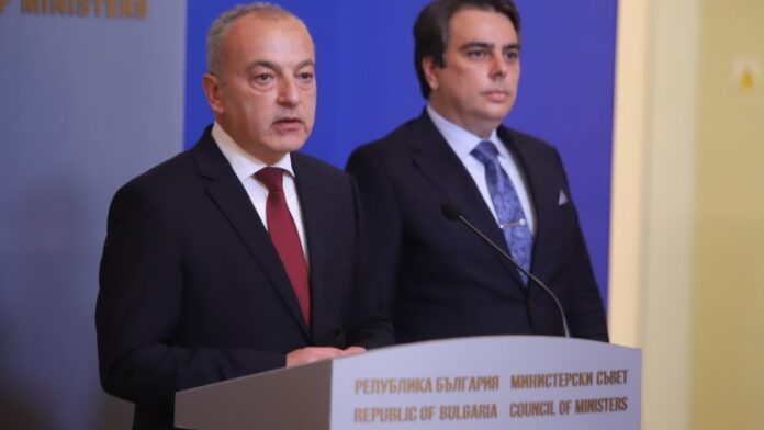 Страната е в 
