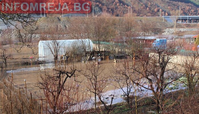 Струма заля къщи в Благоевград