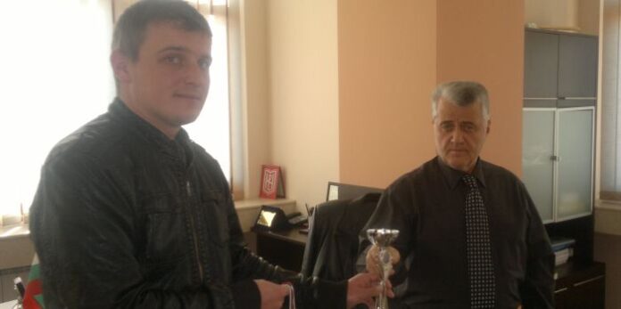 Студенти от ЮЗУ с титли от Държавното по шахмат