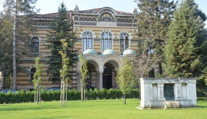 Светият синод приветства забраната за пропаганда на нетрадиционна сексуална ориентация в училищата