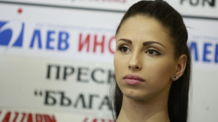 Световна шампионка по художествена гимнастика с опасност за живота след падане от 6-ия етаж