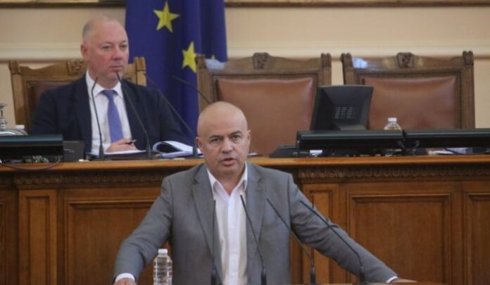 Свиленски: Кирил Петков ни предложи да оттеглим закона и ще ни даде кодовете на машините