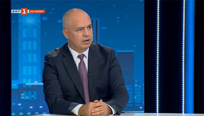 Свиленски към ДБ и ПП: Може да гласувате с ДПС и ГЕРБ хартиени самолети