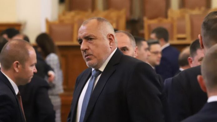 Съдът спря делото на Петков срещу Борисов