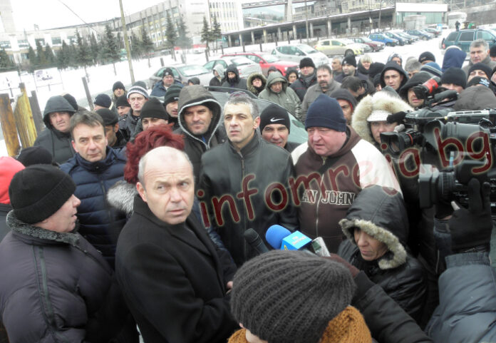 Съкратените миньори от рудник 