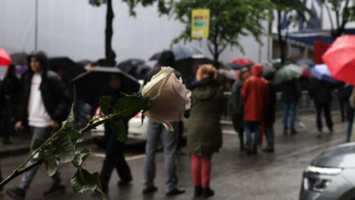 Сърбия почете паметта на застреляните преди година 9 ученици в Белград