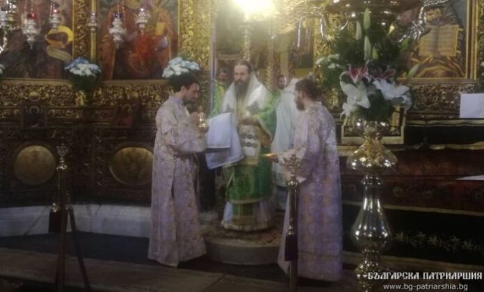 Със света литургия отбелязаха 550 години от пренасянето мощите на св. Йоан Рилски