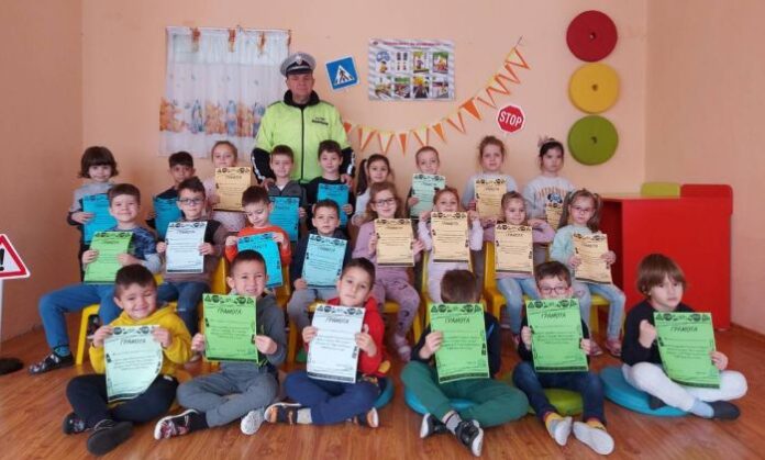 Със състезание „Малки пешеходци“ приключи обучението на децата от ЦДГ „Слънце“