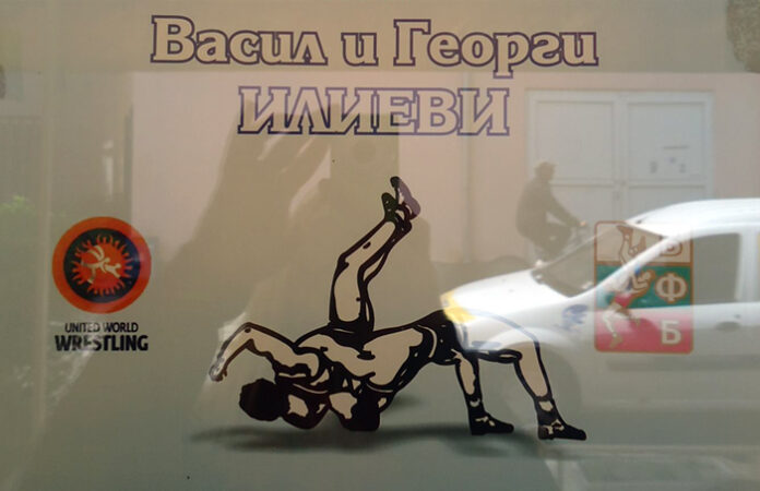 Състезатели от 9 държави на турнира по класическа борба за кадети 