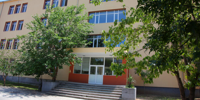 Съученици