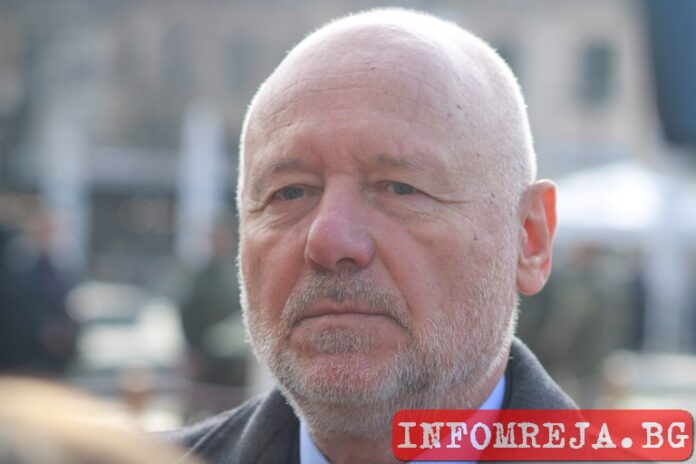 Тагарев: Няма да пращаме войници в Украйна