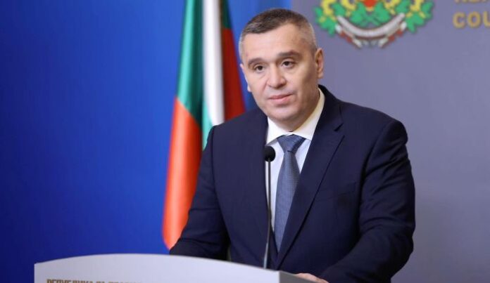 Тахов: Държавата ще компенсира земеделските производители заради измръзналата продукция