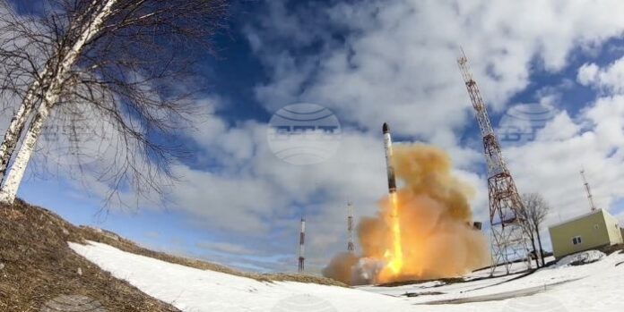 Тази година Русия ще постави на бойно дежурство междуконтинентални ракети последен модел 