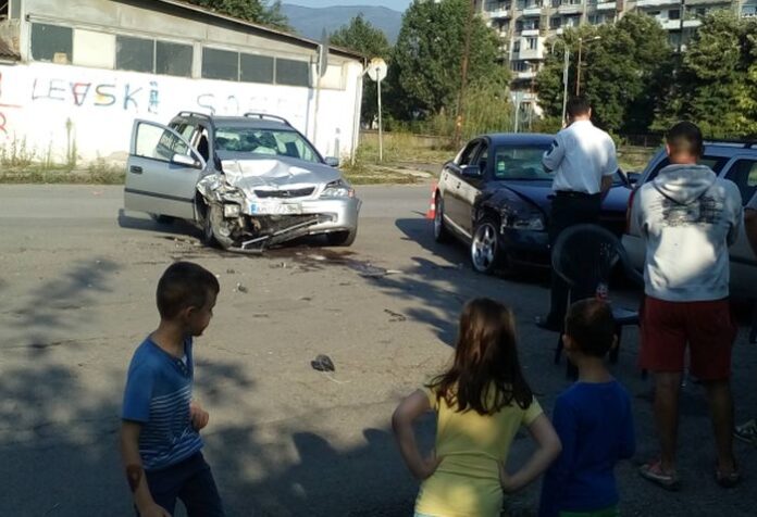Тежка катастрофа на кръстовище в Кюстендил