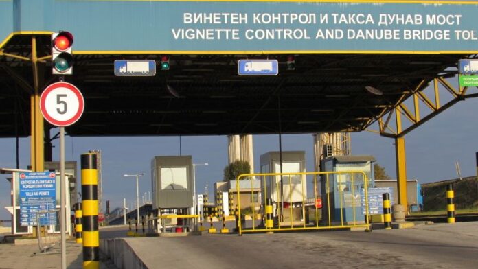 Тонове хартиени отпадъци от България за Румъния са спрени на 