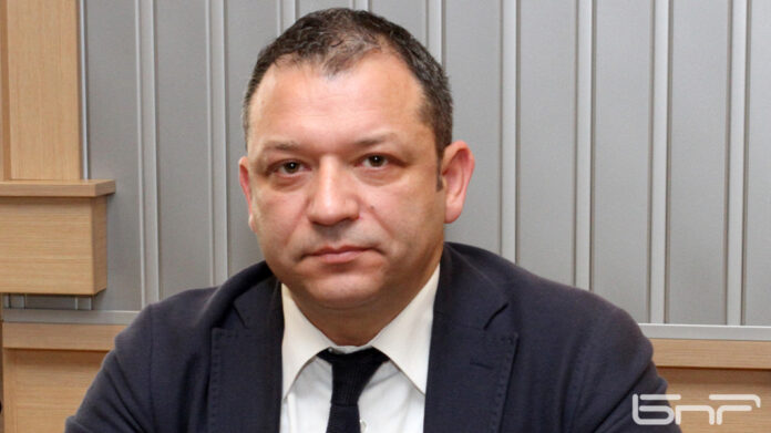 ТРЕТИЯТ МАНДАТ: Част от партиите сядат на масата за разговори