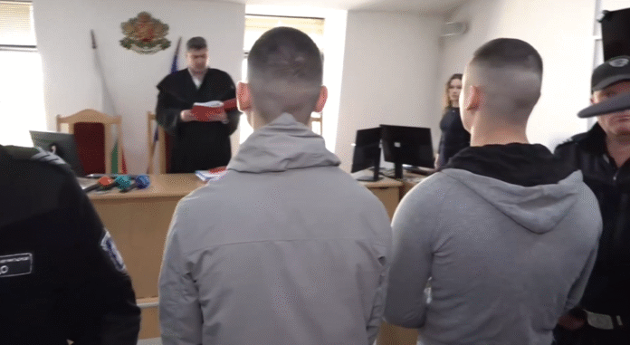 Три години затвор за близнаците