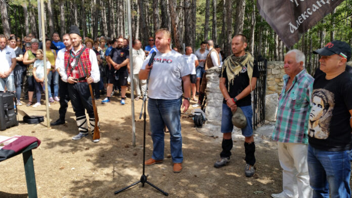 Три изстрела проехтяха в небето над Мелник в чест на Тодор Александров