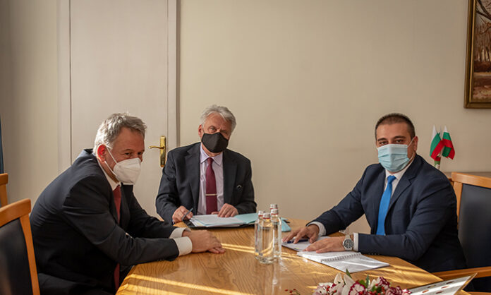 Три министерства ще си съдействат в проверките за КОВИД мерките