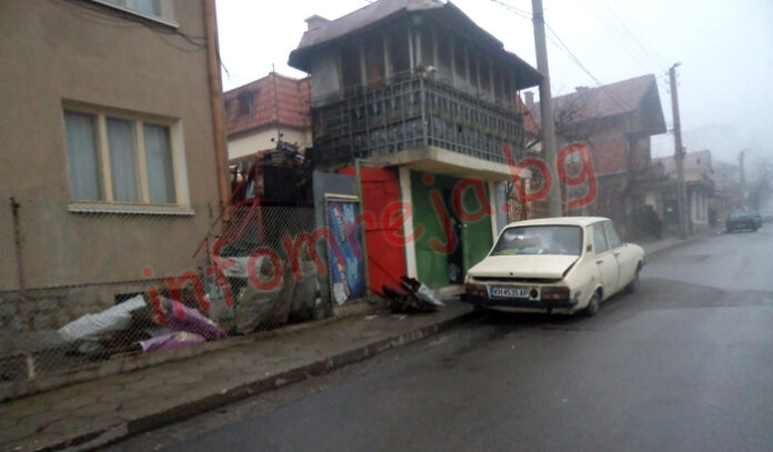 Три пожара пламнаха в Кюстендилско
