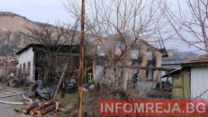 Три пожара се разразиха вчера в Югозапада