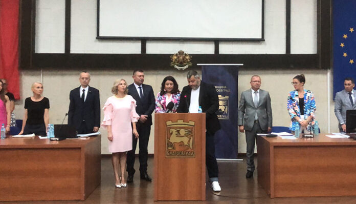 Трима нови общински съветници положиха клетва в Благоевград