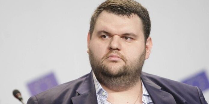 Трима задържани