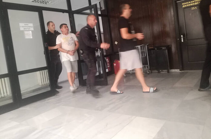 Тримата петрички пласьори остават в ареста