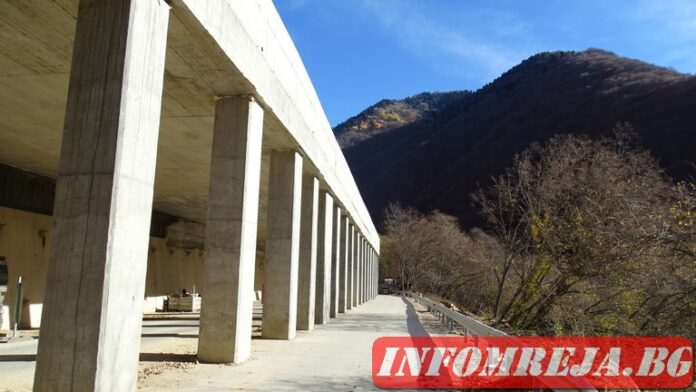 Тунелът по пътя за Рилския манастир на финалната права