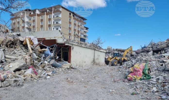 Турските власти разследват 768 души във връзка с последиците от земетресенията