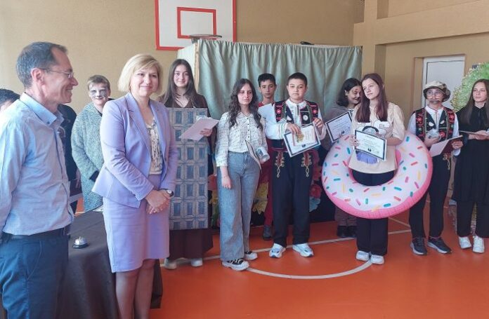Ученическа пиеса „В страната на Справедливостта“ с премиера