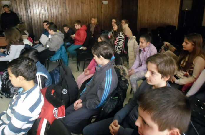 Ученици от Благоевград беседваха със специалисти за вредата от наркотиците
