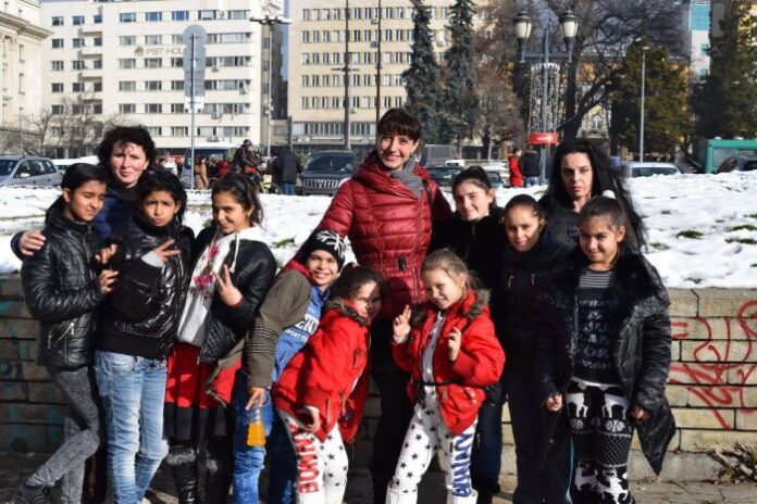 Ученици от ОУ „Христо Ботев“ - Невестино взеха участие в благотворителен базар в столицата