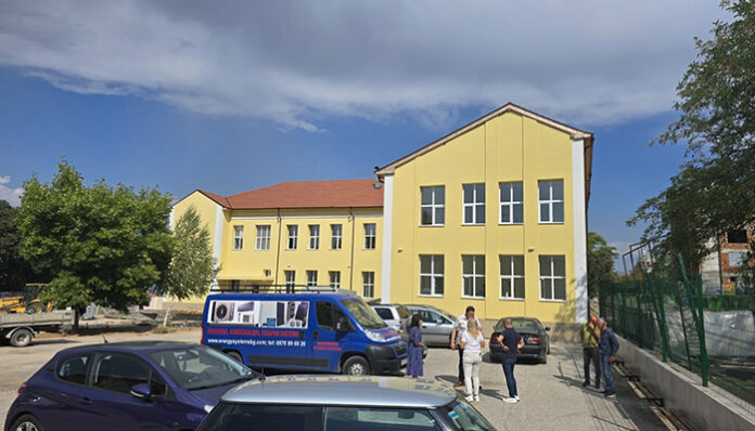 Ученици от Петрич влизат на 15 септември в обновена сграда